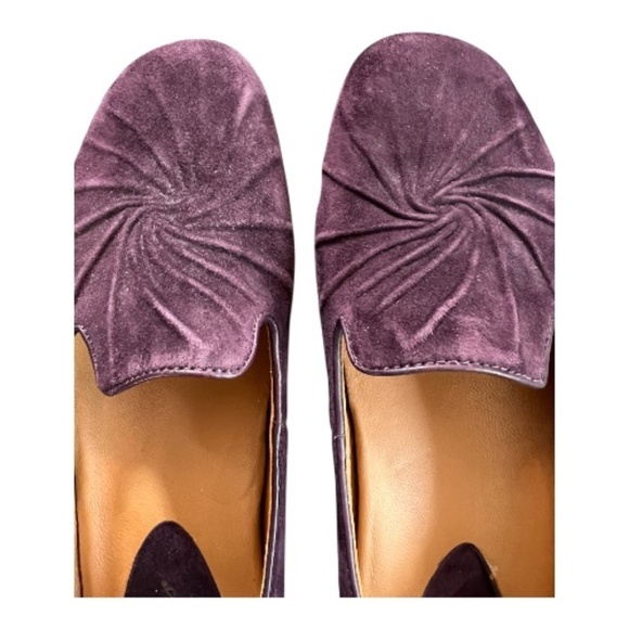 EUC Earthies Zumba blackberry velvet closed toe flats | size 10 - Picture 2 of 7